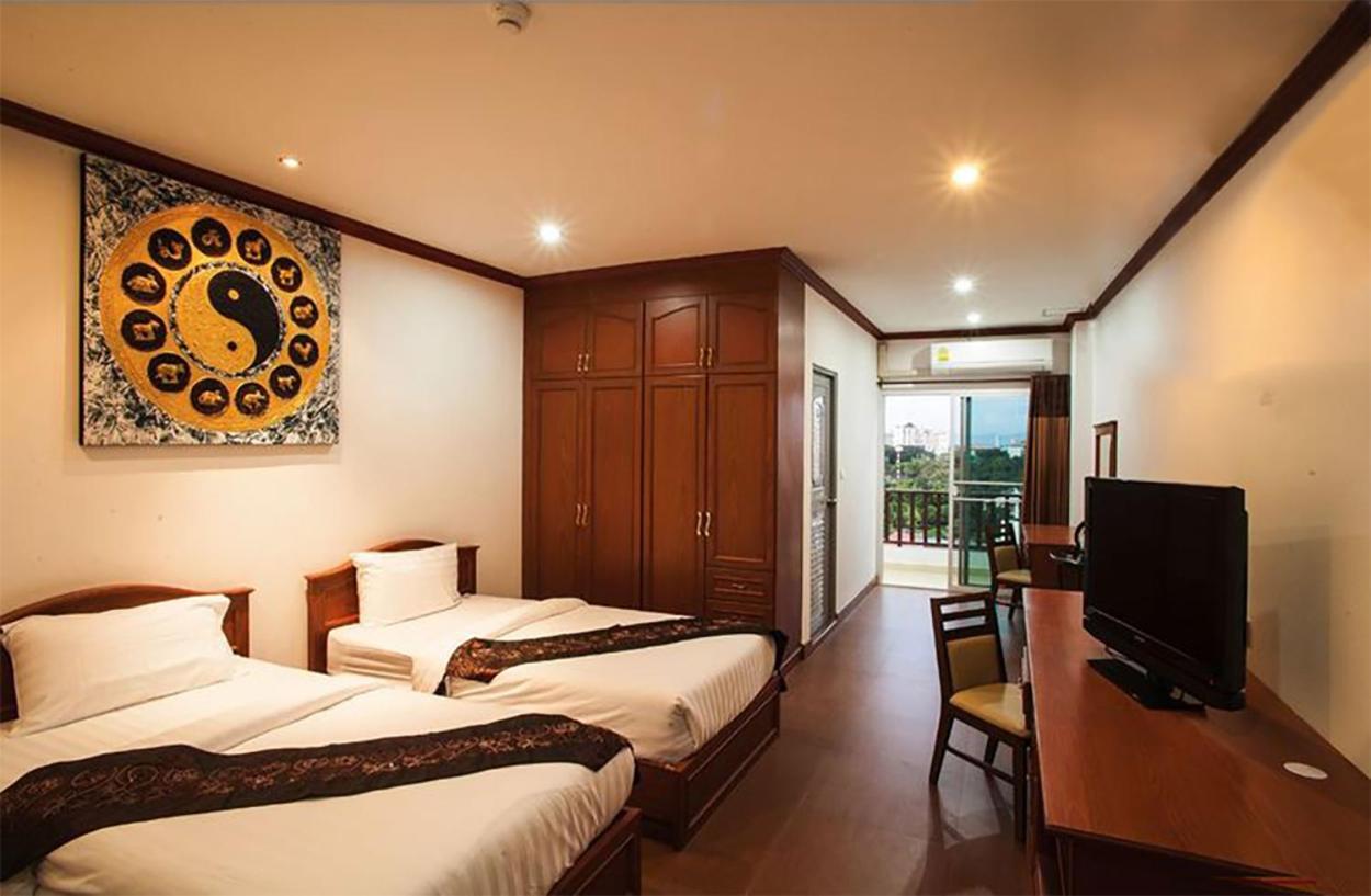 V Residence Hotel Chiang Mai Exteriör bild