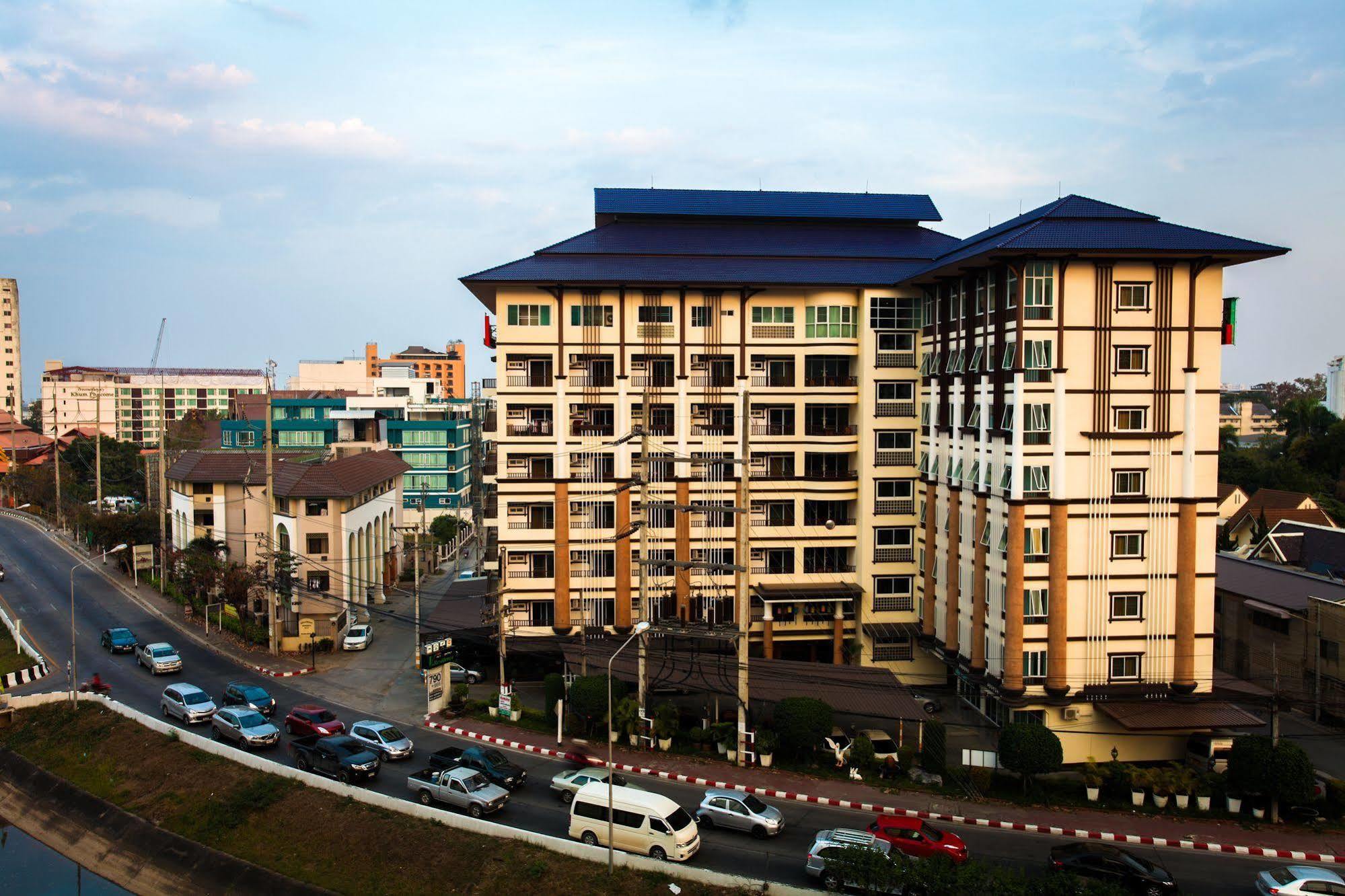 V Residence Hotel Chiang Mai Exteriör bild
