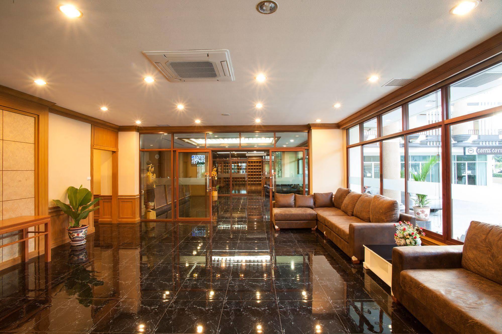V Residence Hotel Chiang Mai Exteriör bild