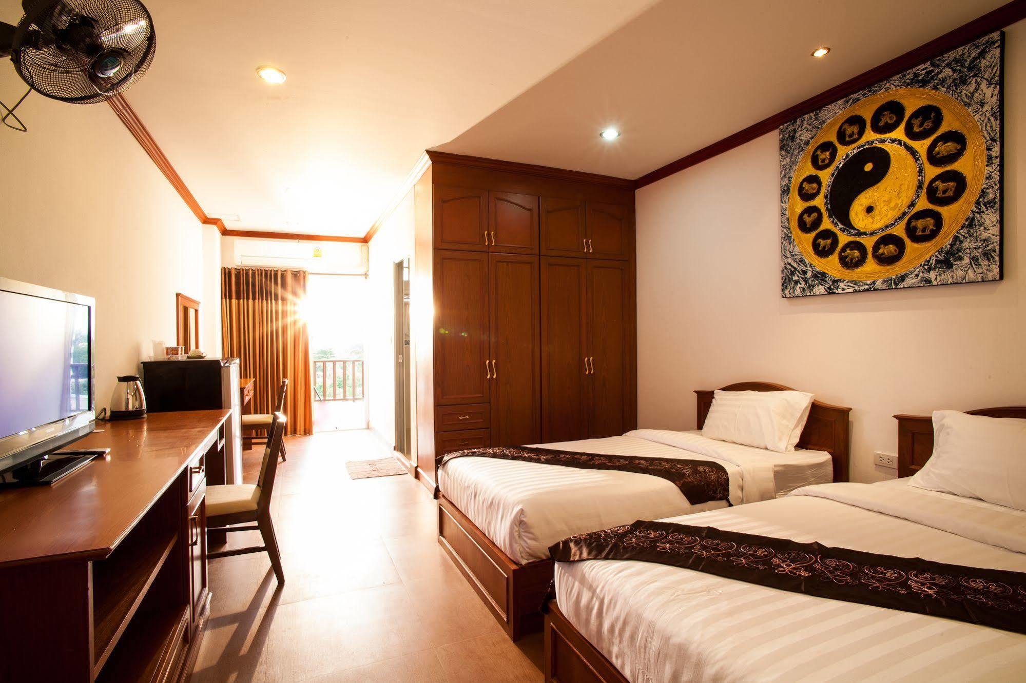 V Residence Hotel Chiang Mai Exteriör bild