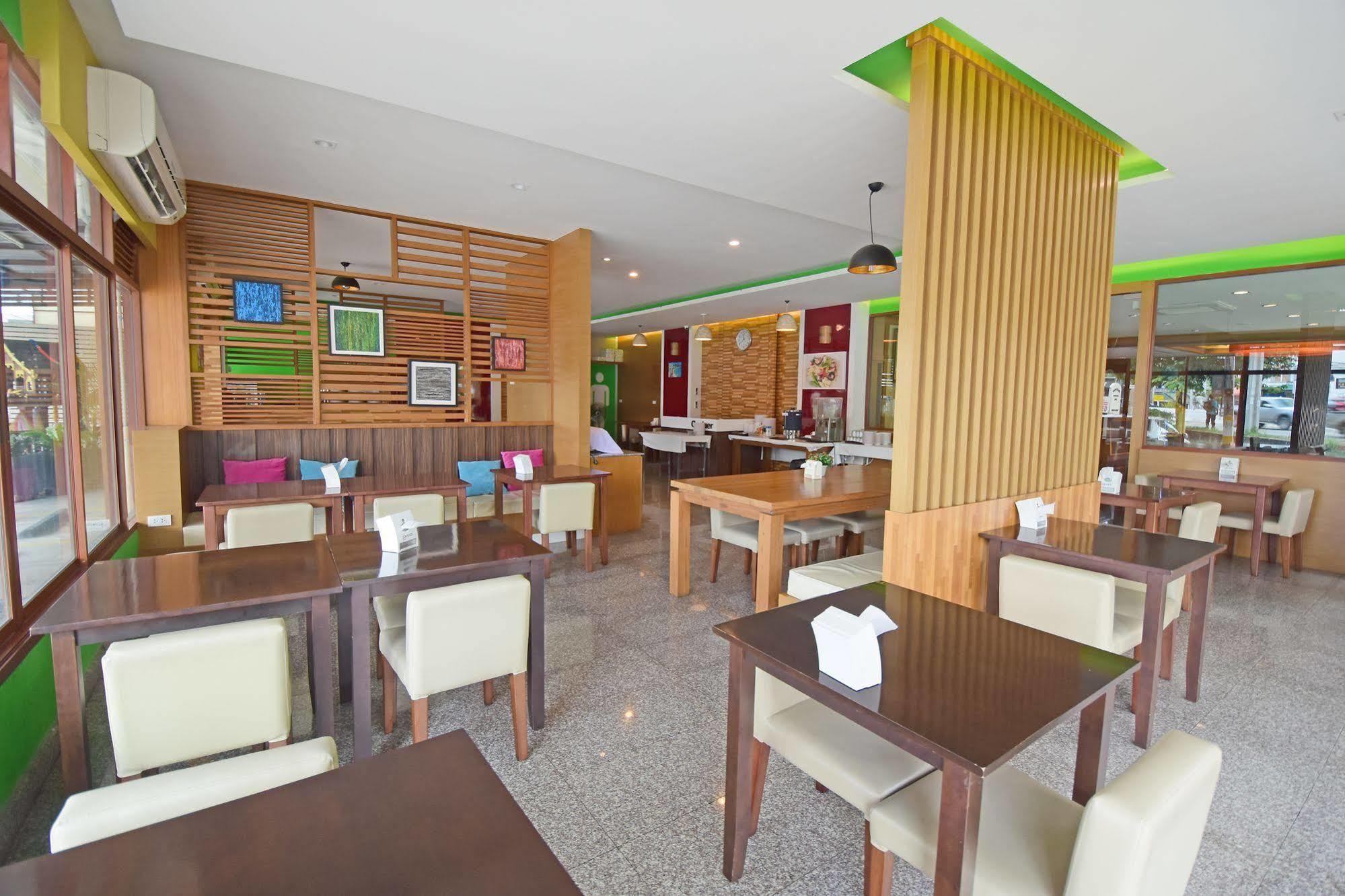 V Residence Hotel Chiang Mai Exteriör bild