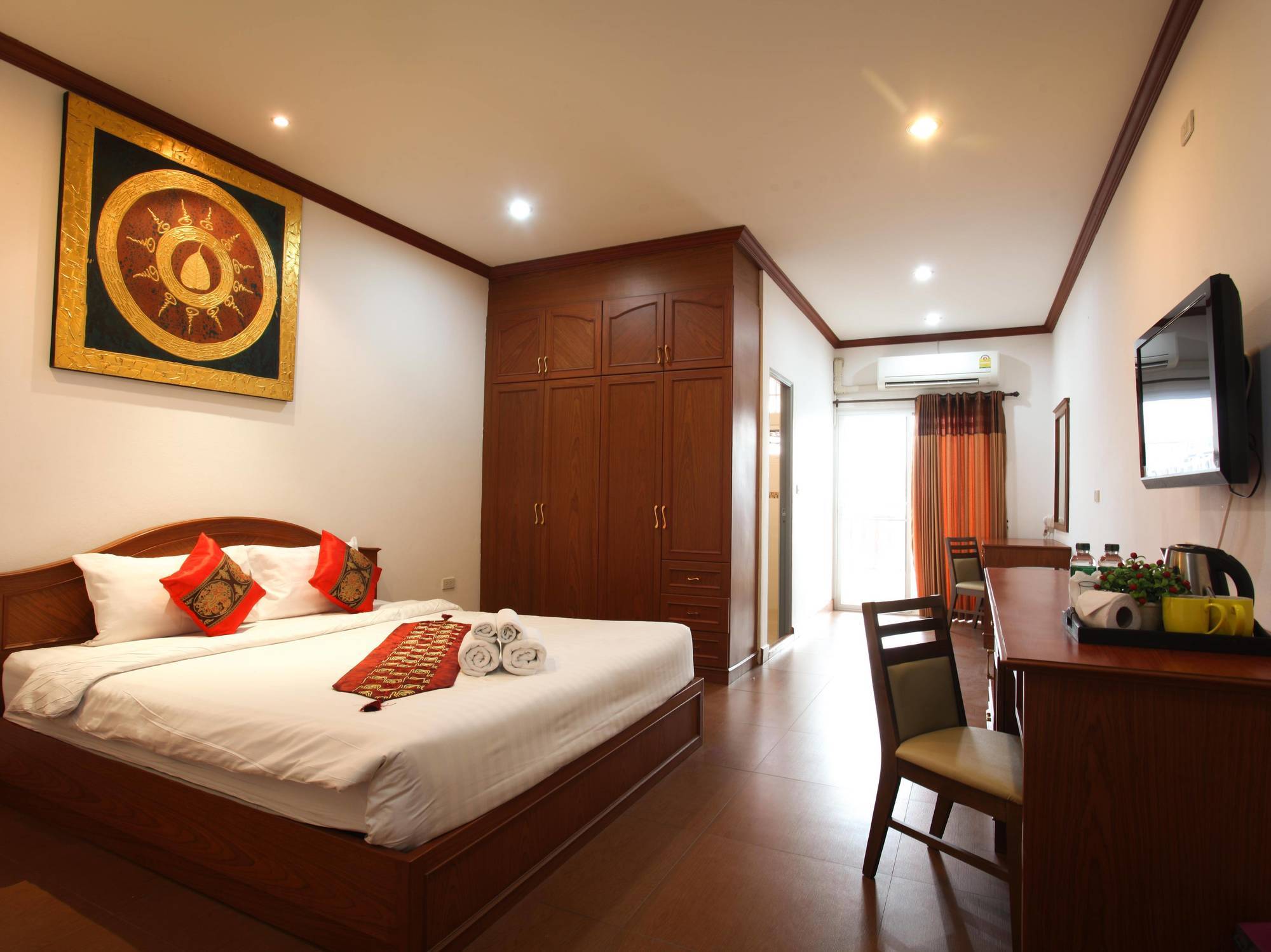 V Residence Hotel Chiang Mai Exteriör bild